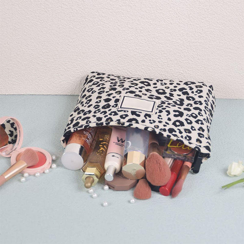 Lona de viaje Beige leopardo maquillaje personalizado bolsas de cosméticos con cremallera bolsa de maquillaje bolsa organizadores de artículos de tocador para el cuidado de la piel